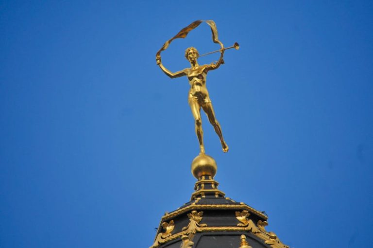 黃金交易的技術解析與策略應用